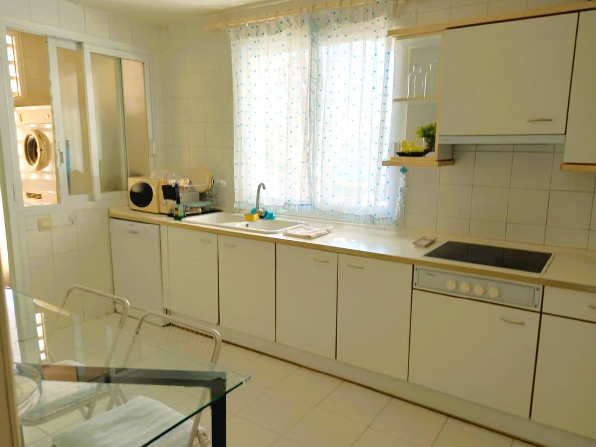 Middle Floor Apartment in Guadalmina Baja — photo 7 of 10