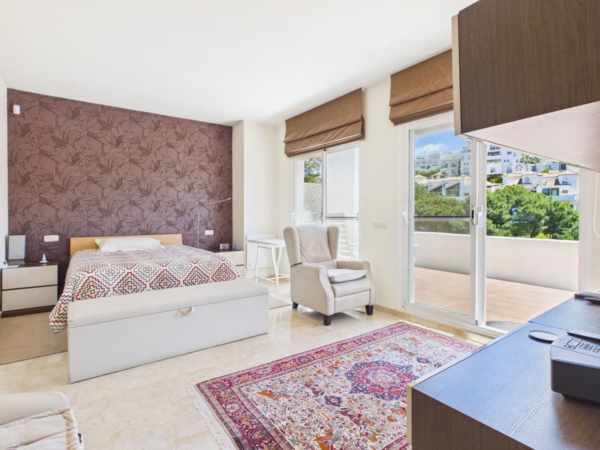 Penthouse Duplex in Benahavís — photo 9 of 10
