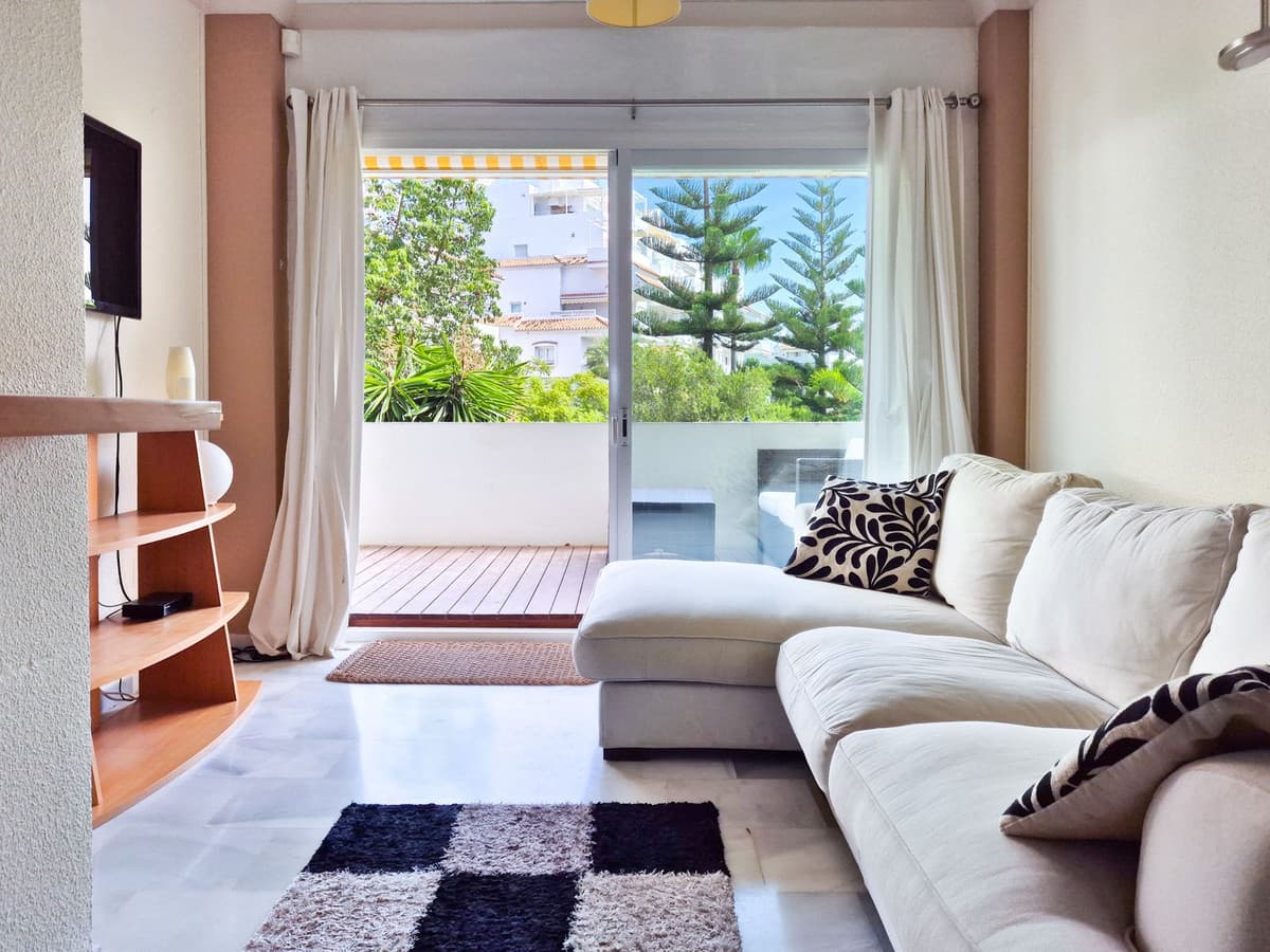 Middle Floor Apartment in Nueva Andalucía — photo 2 of 10