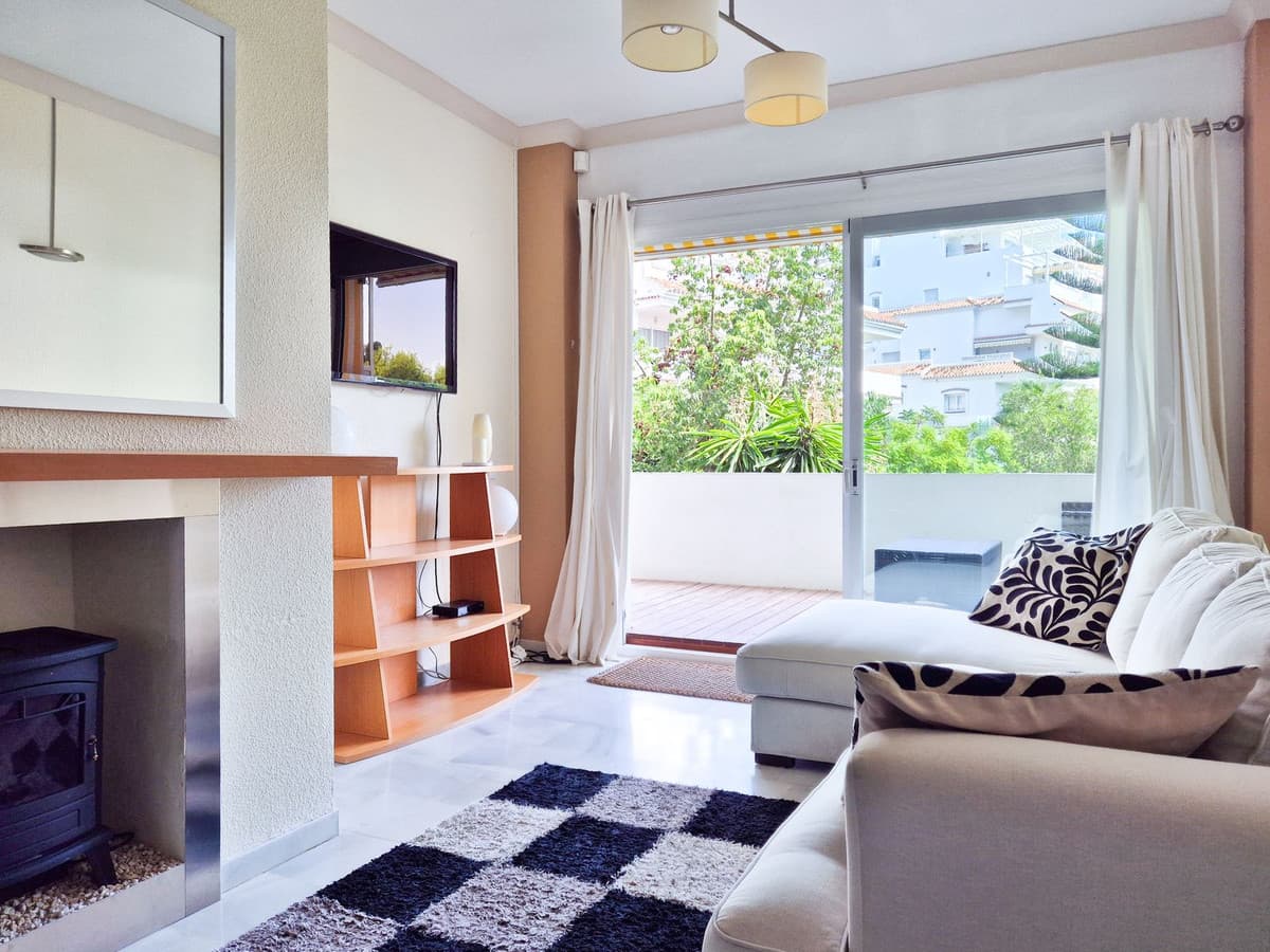 Middle Floor Apartment in Nueva Andalucía — photo 7 of 10
