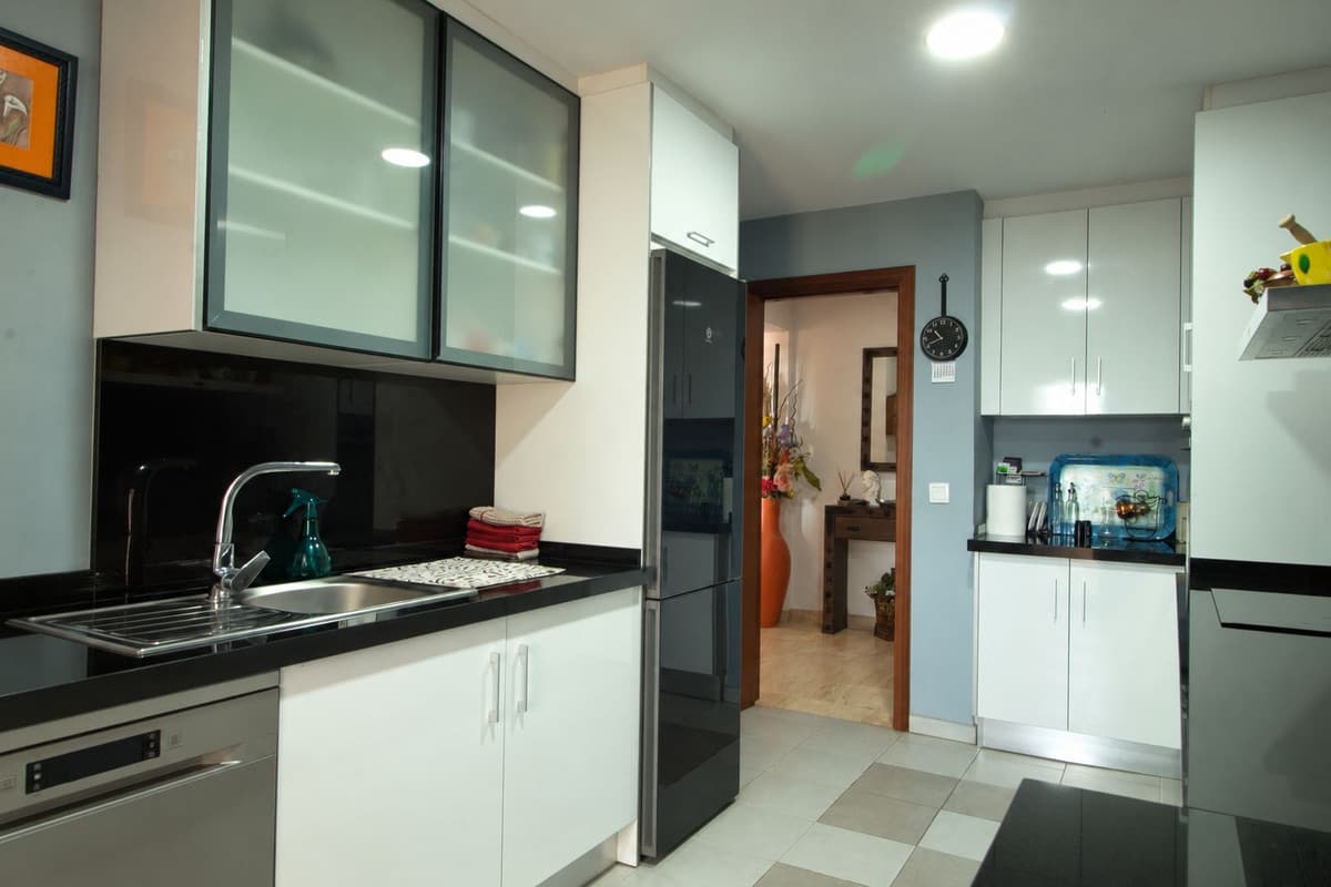 Middle Floor Apartment in Estepona — photo 8 of 10
