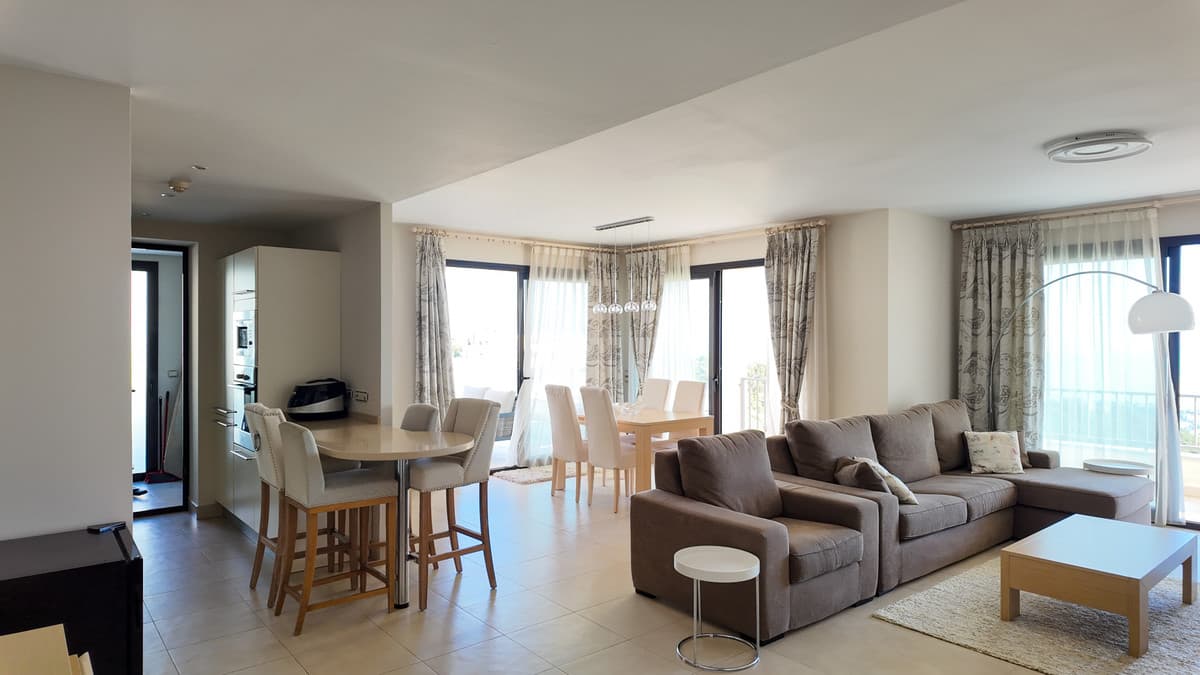 Penthouse in Altos de los Monteros — photo 3 of 10