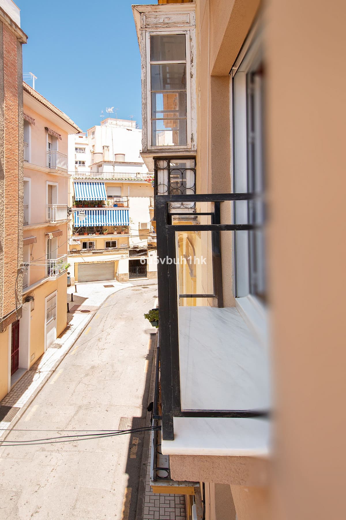 Middle Floor Apartment in Málaga — photo 6 of 10