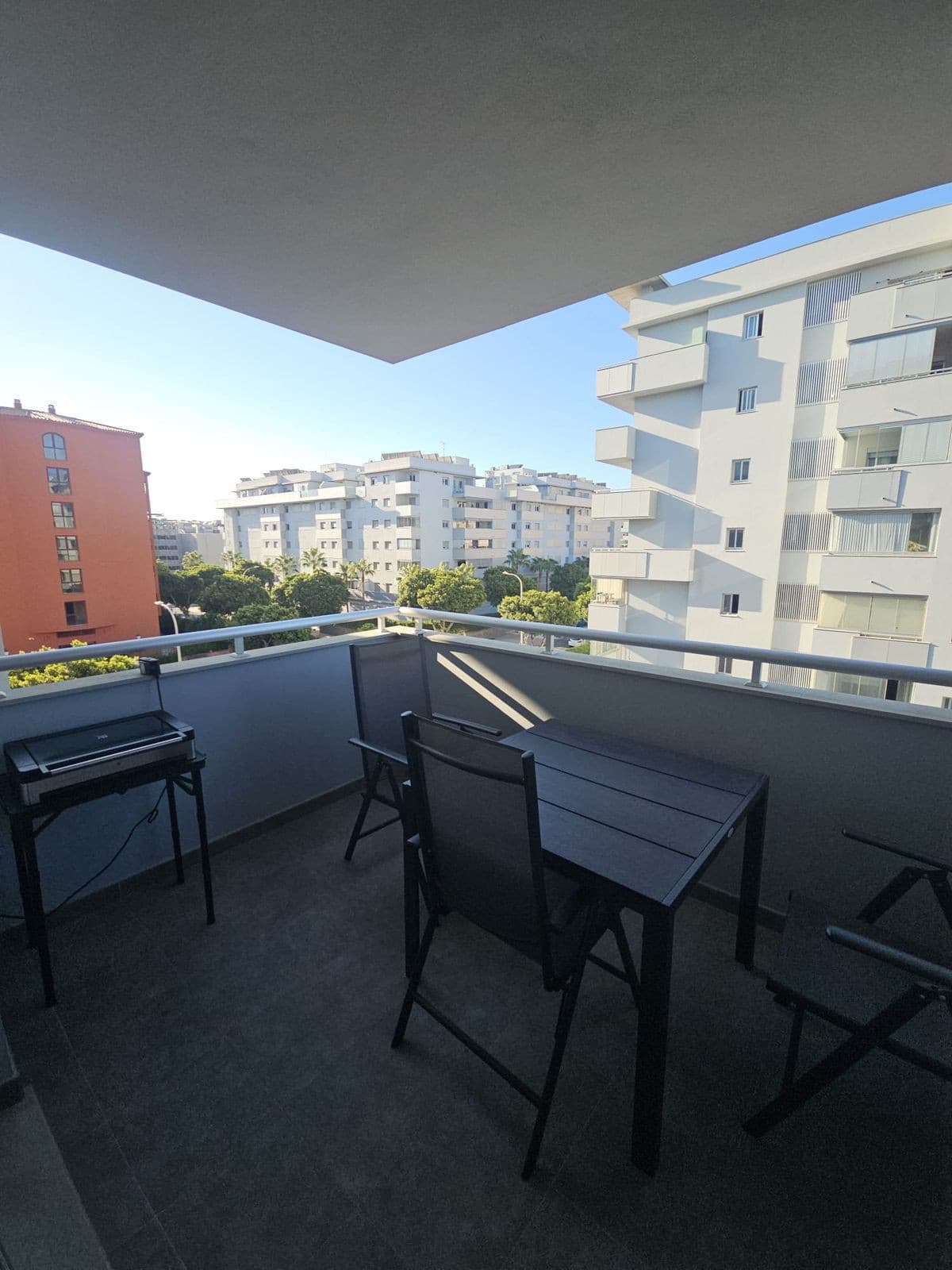 Middle Floor Apartment in Fuengirola — photo 1 of 10