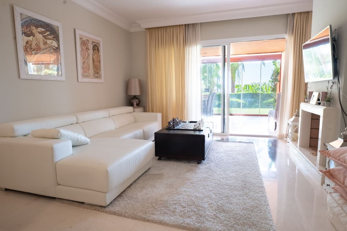 Ground Floor Apartment in Benahavís — photo 1 of 10