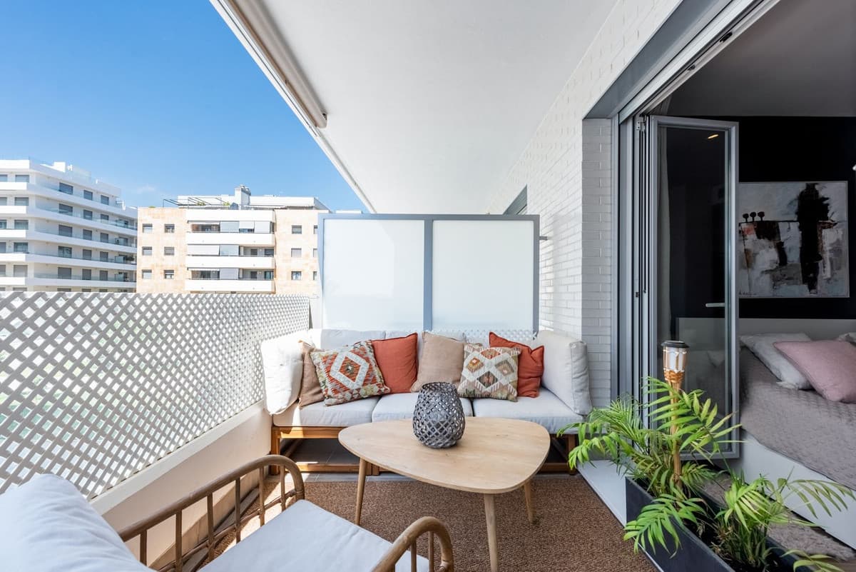Middle Floor Apartment in La Campana — photo 4 of 10