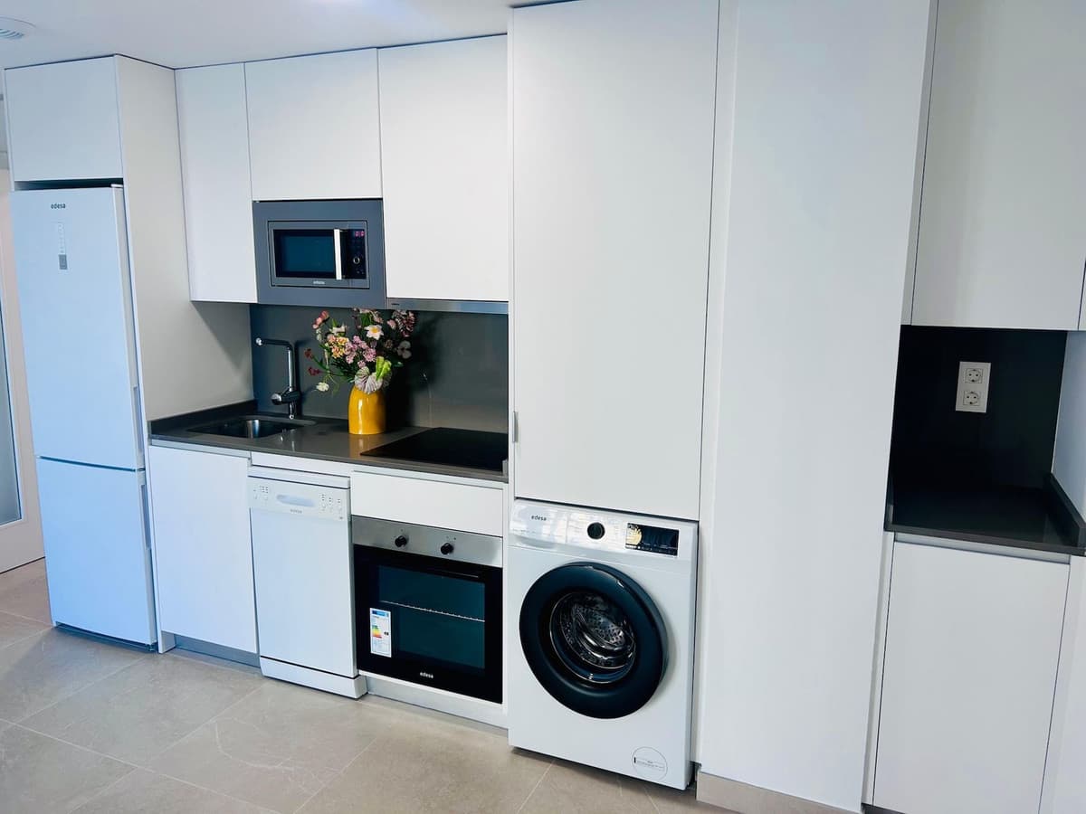 Middle Floor Apartment in Estepona — photo 5 of 10