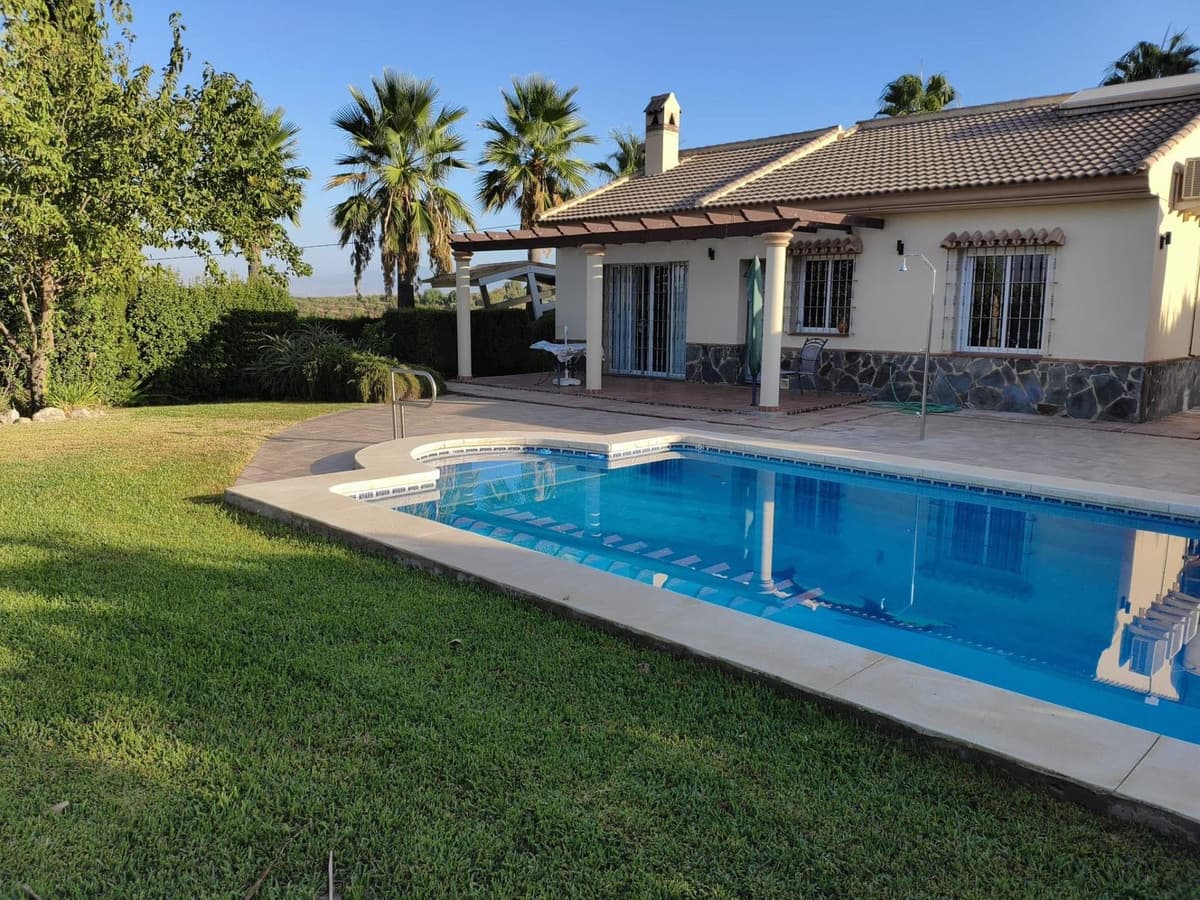 Cortijo in Alhaurín el Grande — photo 1 of 10