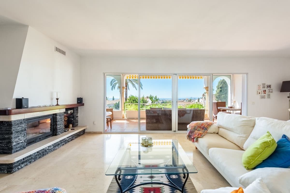 Townhouse in El Paraiso — photo 6 of 10