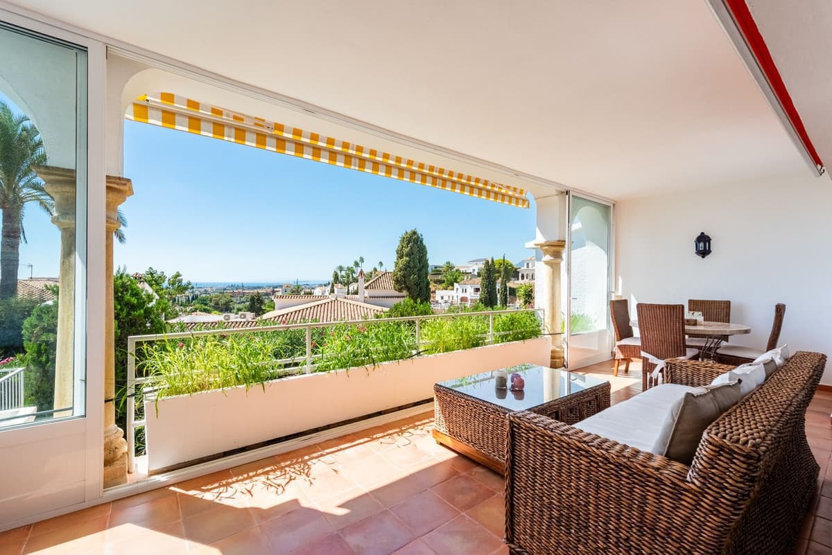 Townhouse in El Paraiso — photo 10 of 10