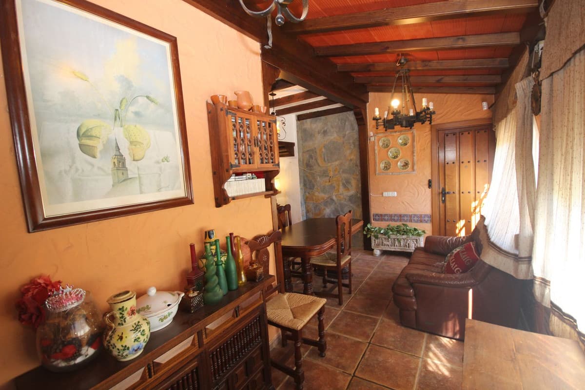 Semi-Detached House in Elviria — photo 6 of 10
