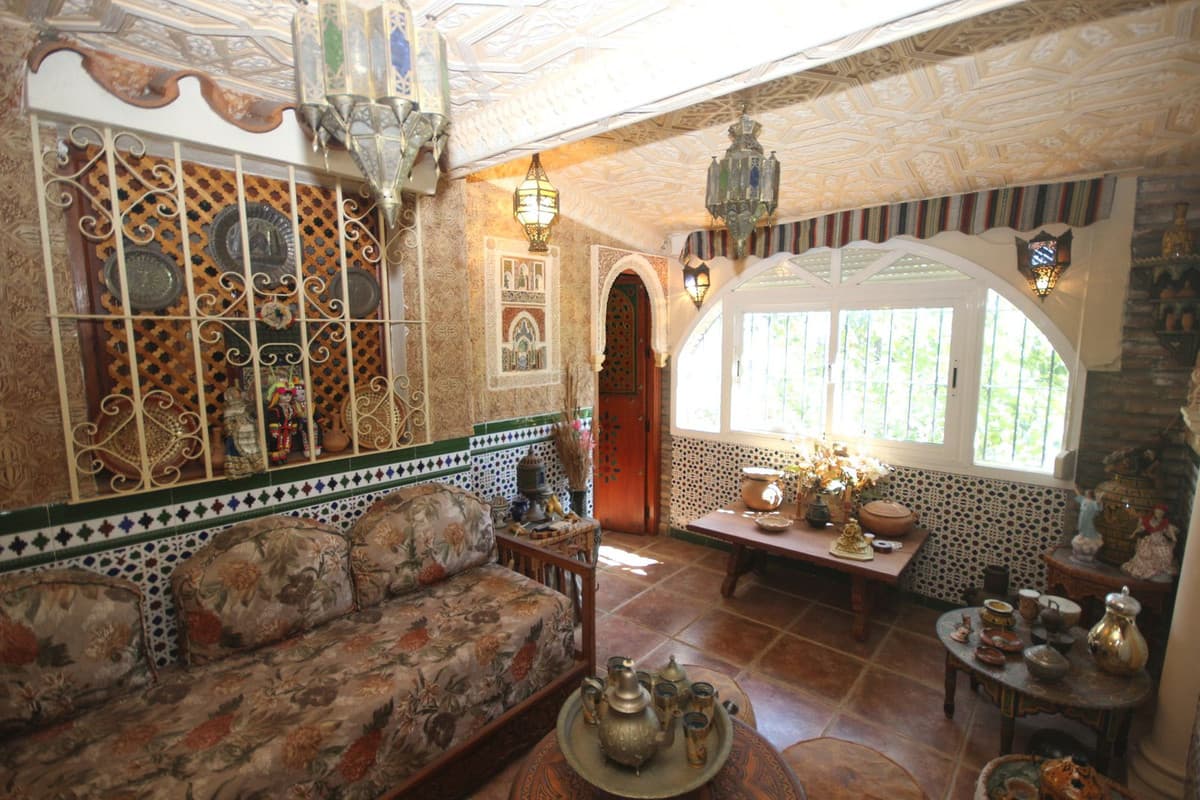 Semi-Detached House in Elviria — photo 10 of 10
