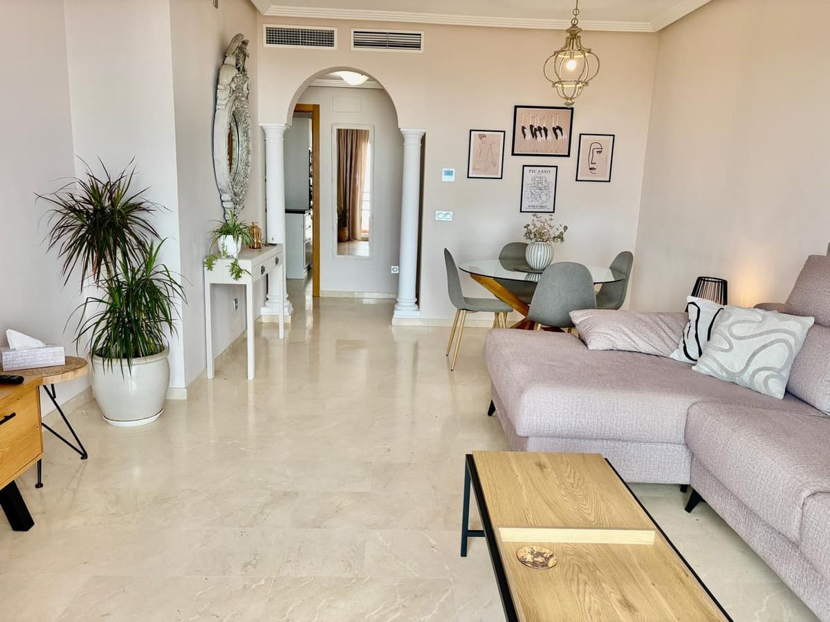 Middle Floor Apartment in Manilva — photo 7 of 10