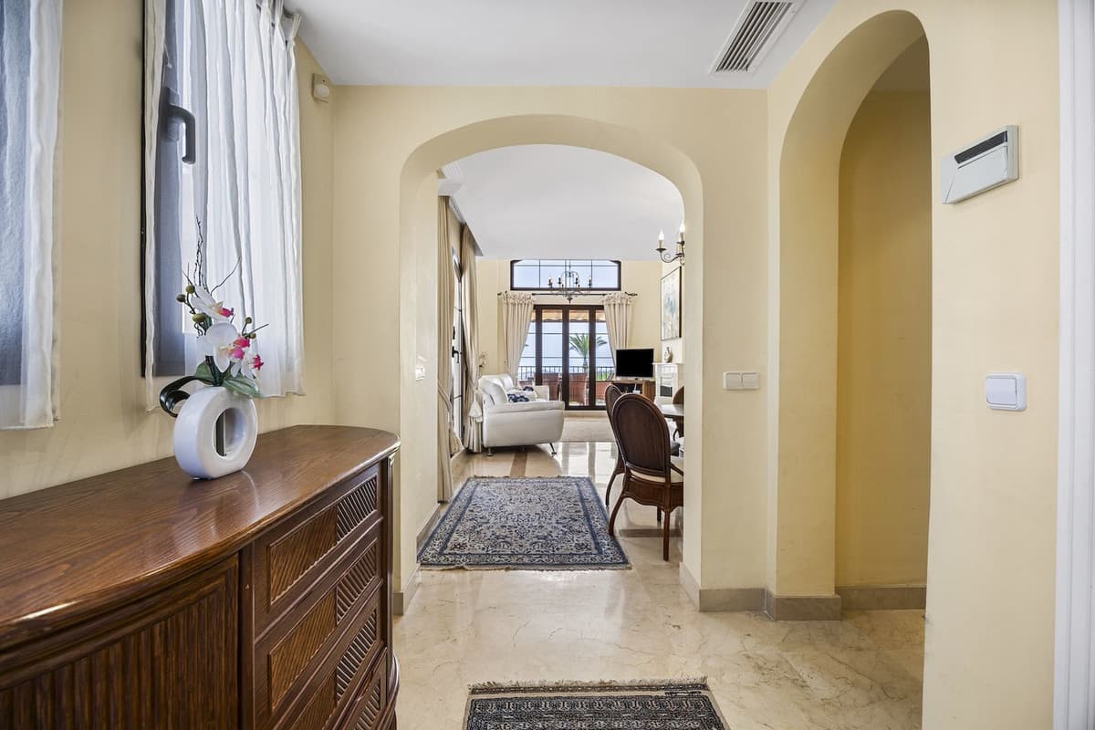 Penthouse in Los Arqueros — photo 2 of 10