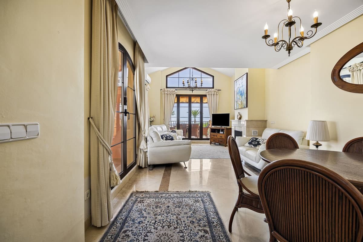 Penthouse in Los Arqueros — photo 3 of 10