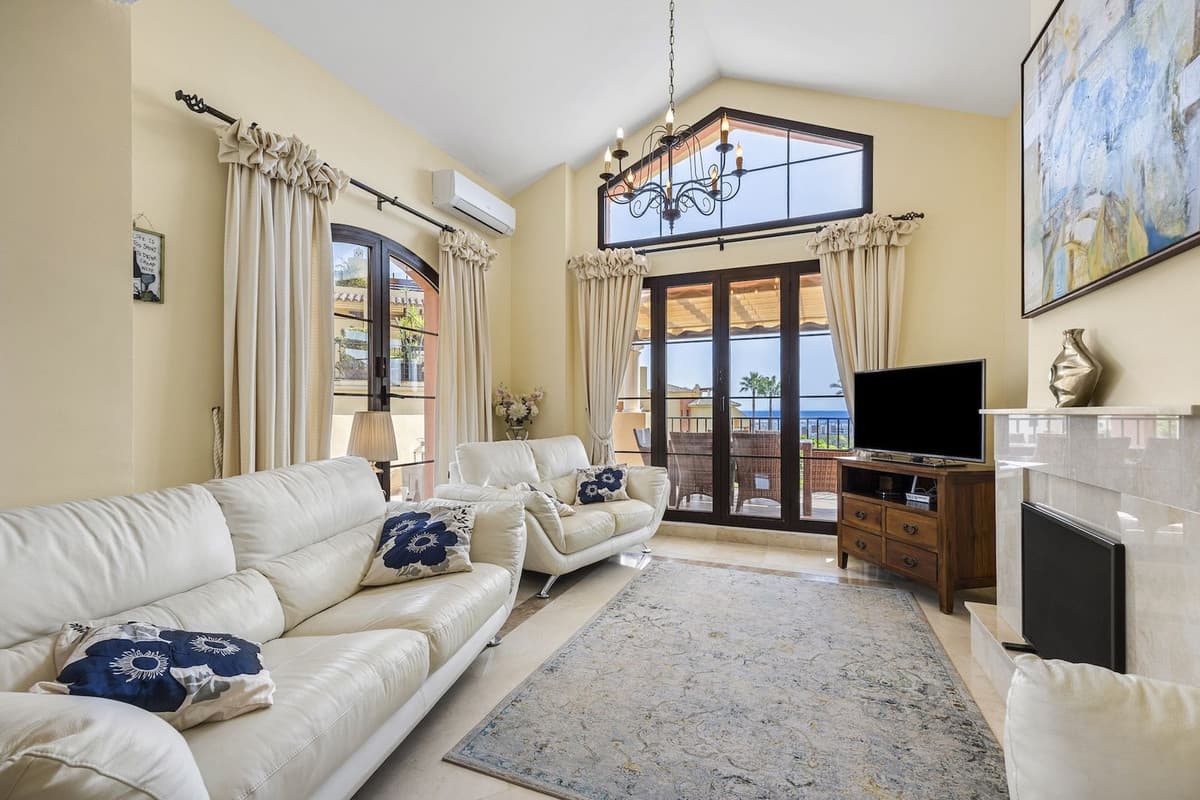 Penthouse in Los Arqueros — photo 4 of 10