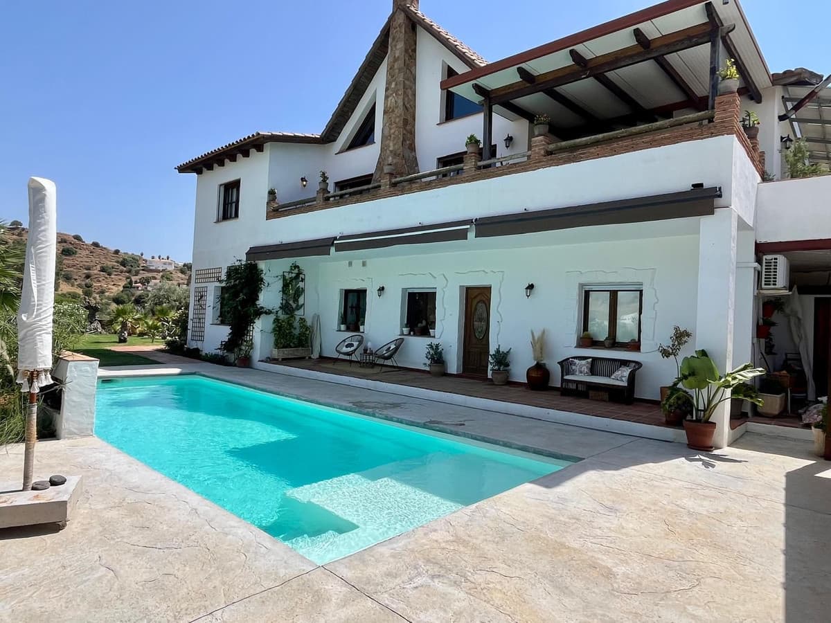 Detached Villa in La Cala de Mijas — photo 1 of 10