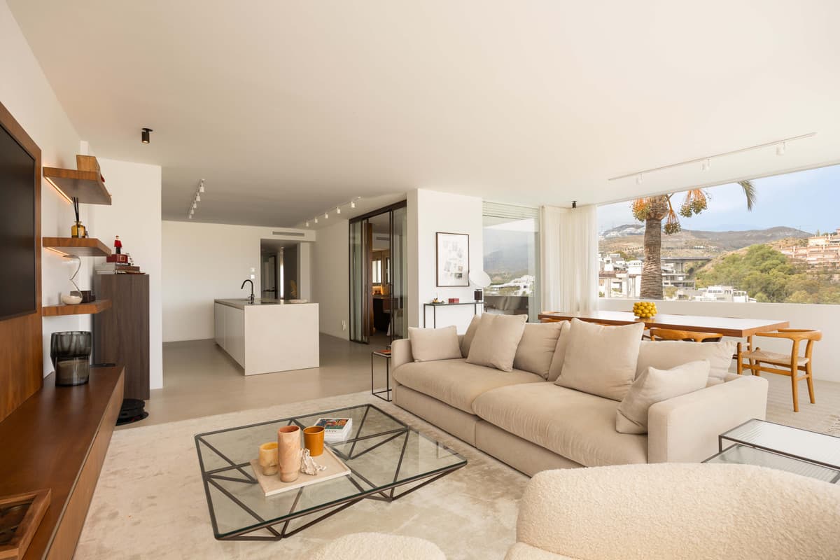 Middle Floor Apartment in Nueva Andalucía — photo 6 of 10