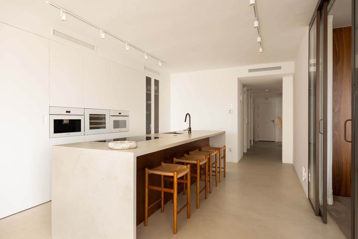 Middle Floor Apartment in Nueva Andalucía — photo 9 of 10