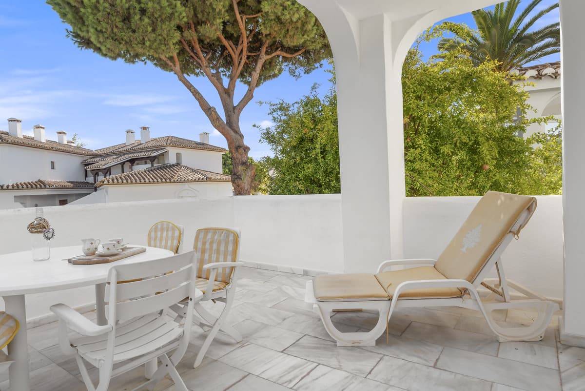 Middle Floor Apartment in Elviria — photo 6 of 10