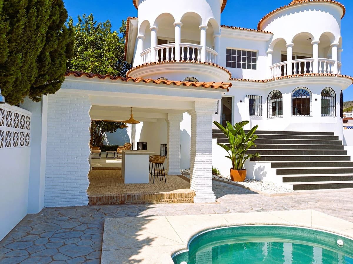 Detached Villa in Arroyo de la Miel — photo 1 of 10