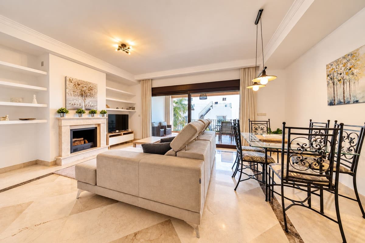 Townhouse in Estepona — photo 2 of 10