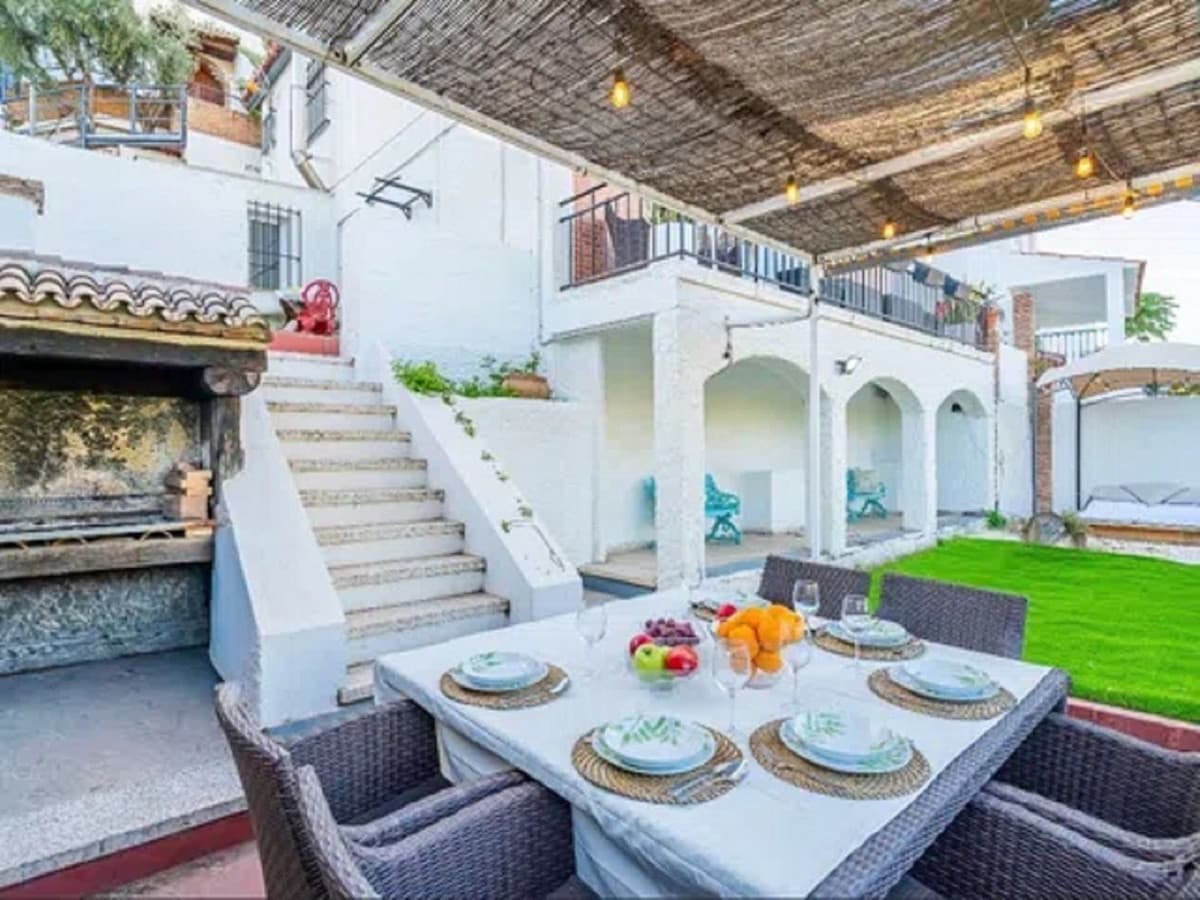 Detached Villa in Málaga Este — photo 1 of 10