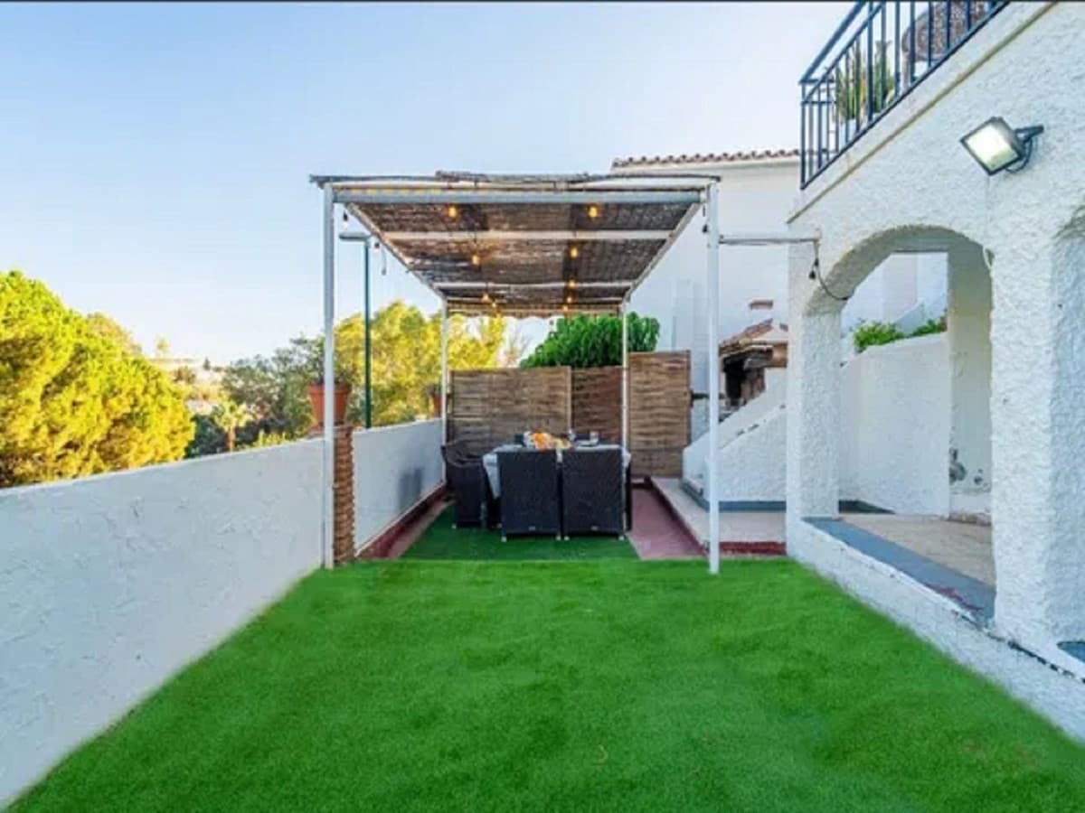 Detached Villa in Málaga Este — photo 2 of 10