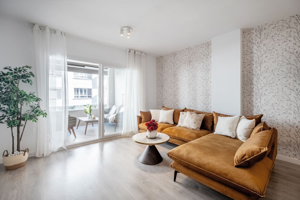 Middle Floor Apartment in La Campana — photo 1 of 10