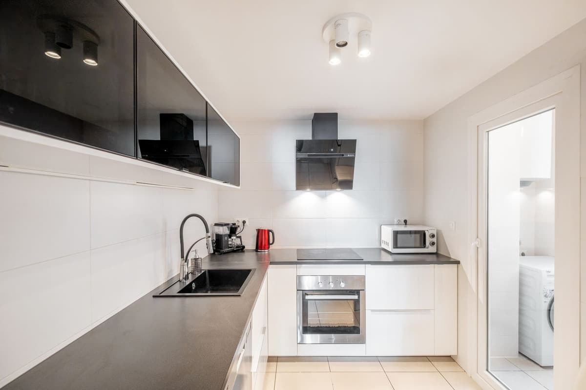 Middle Floor Apartment in La Campana — photo 9 of 10