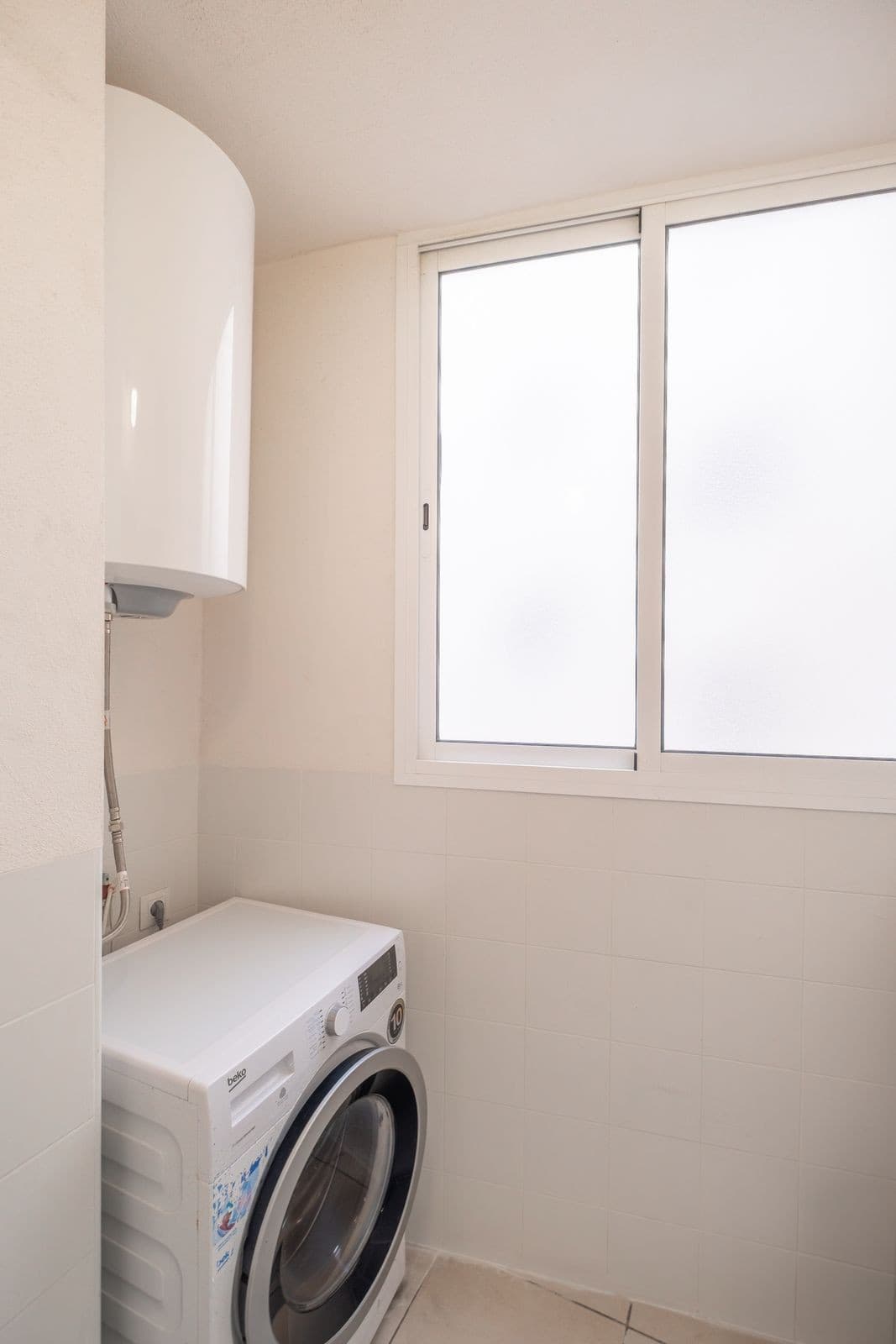 Middle Floor Apartment in La Campana — photo 10 of 10