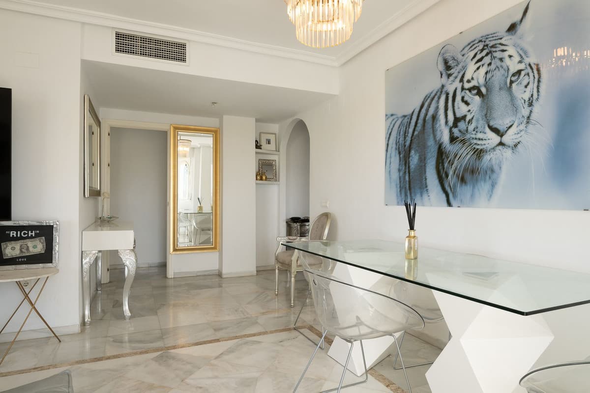 Middle Floor Apartment in Nueva Andalucía — photo 4 of 10