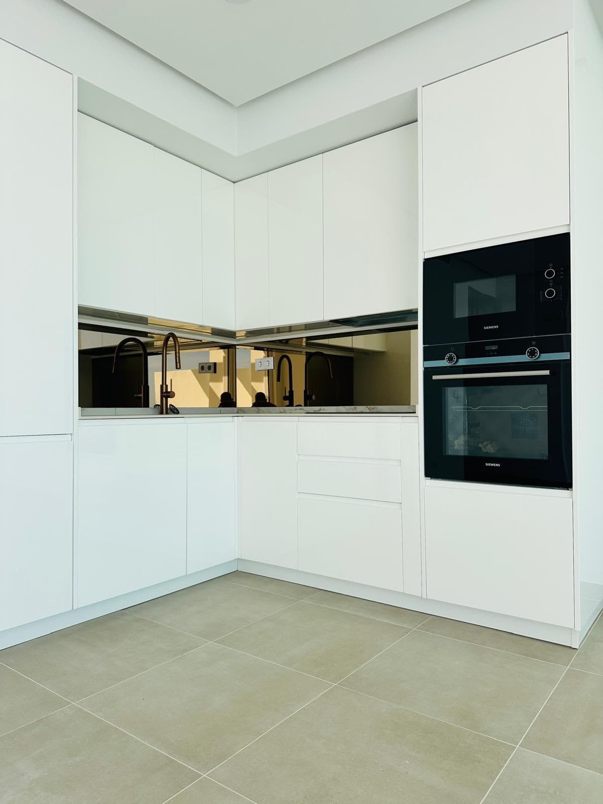 Middle Floor Apartment in La Alcaidesa — photo 3 of 10