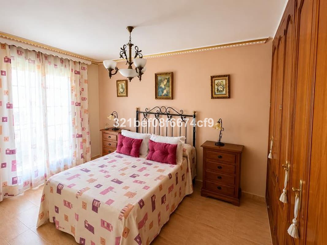Townhouse in Estepona — photo 3 of 10