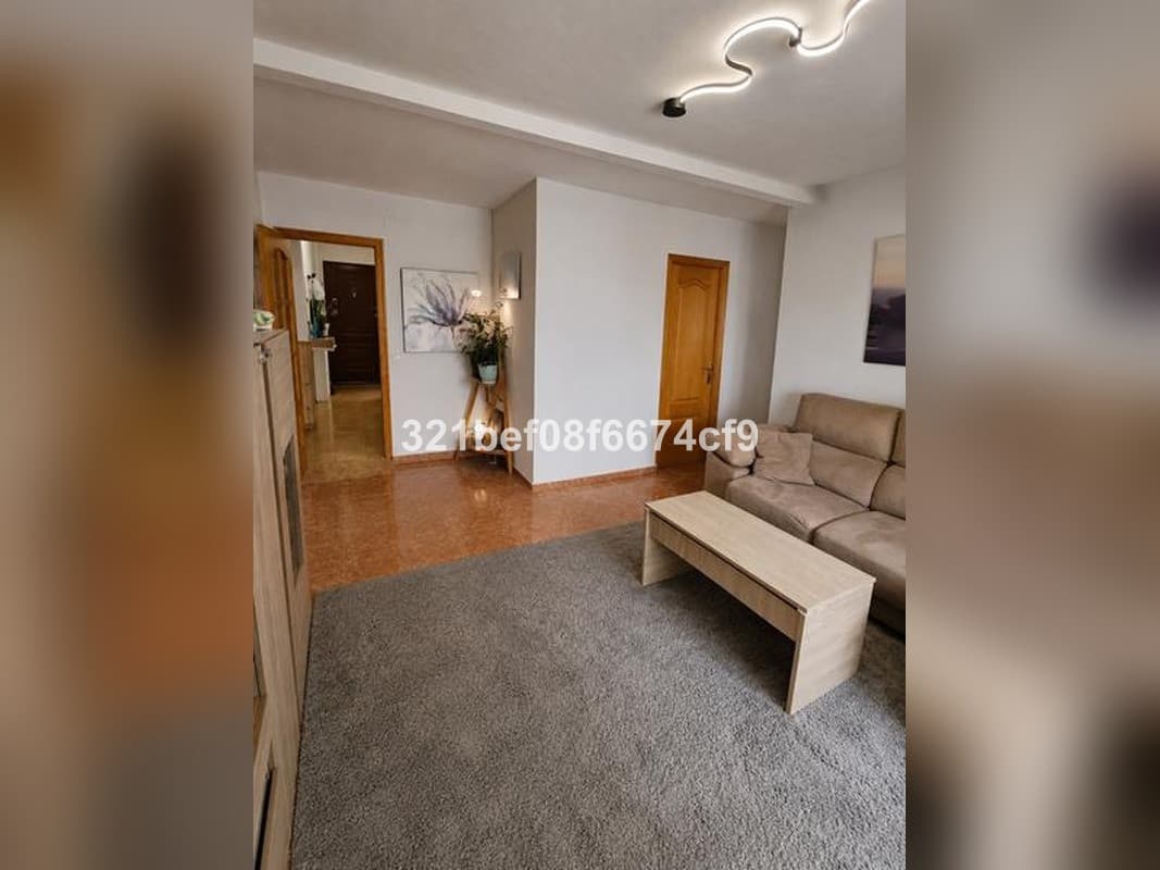 Middle Floor Apartment in Estepona — photo 7 of 10