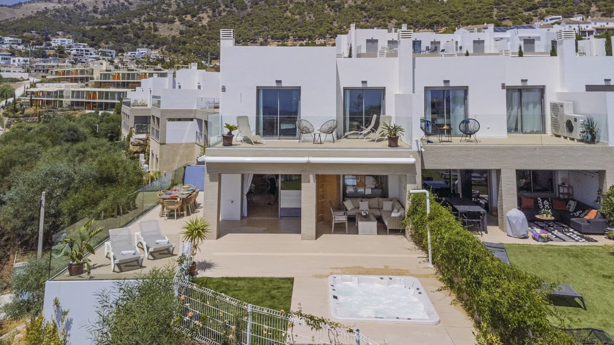 Semi-Detached House in Mijas Costa — photo 6 of 10
