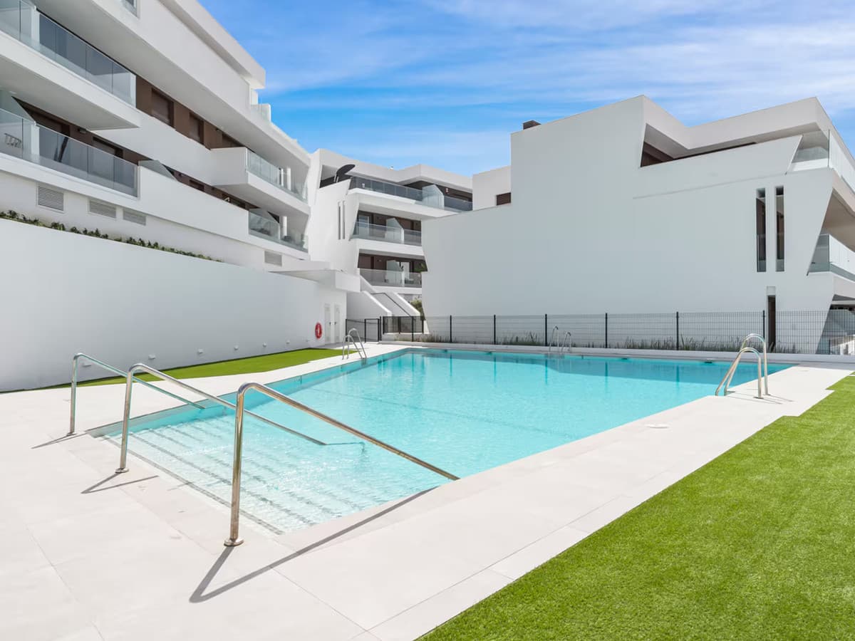Ground Floor Apartment in Estepona — photo 1 of 10