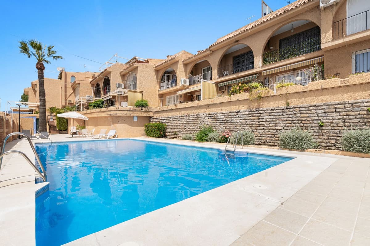 Middle Floor Apartment in Estepona — photo 7 of 10