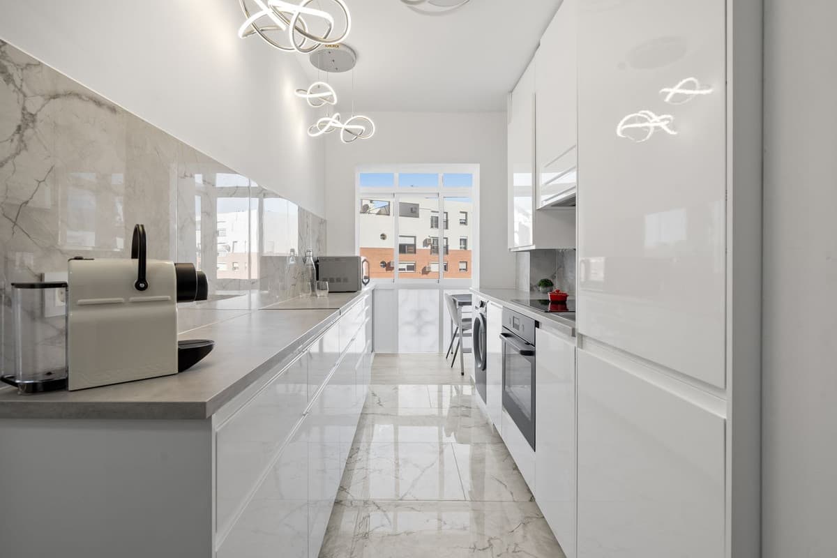 Middle Floor Apartment in Estepona — photo 9 of 10