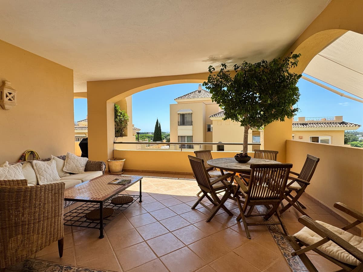 Middle Floor Apartment in Elviria — photo 1 of 10