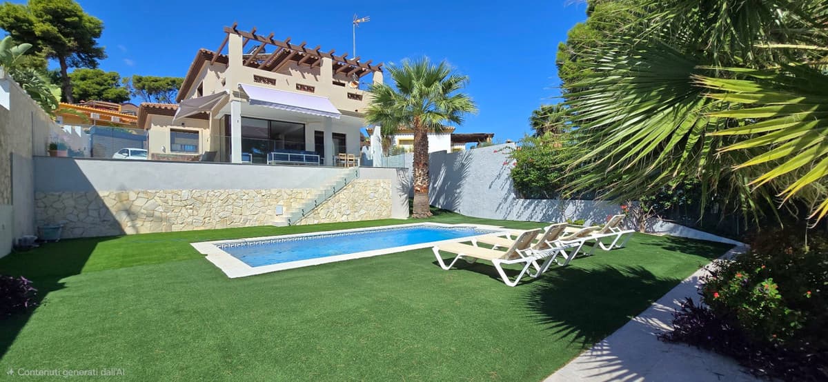 Detached Villa in Torremolinos — photo 1 of 10