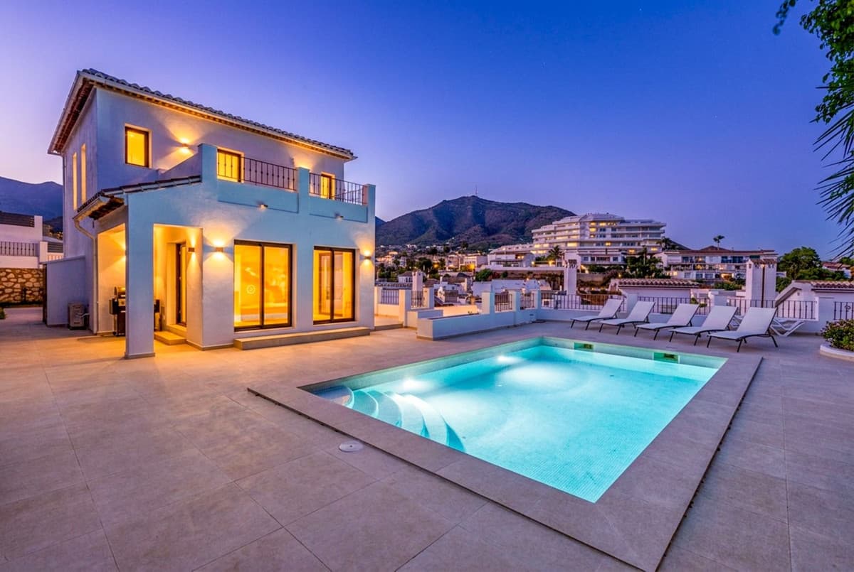 Detached Villa in Torreblanca — photo 1 of 10