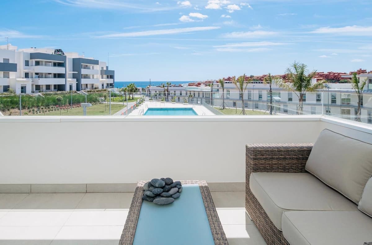 Middle Floor Apartment in Estepona — photo 6 of 10