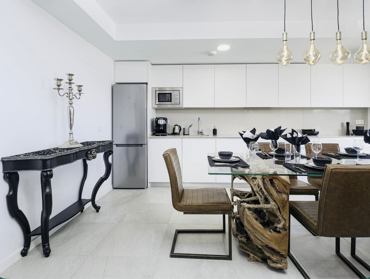 Middle Floor Apartment in Estepona — photo 9 of 10