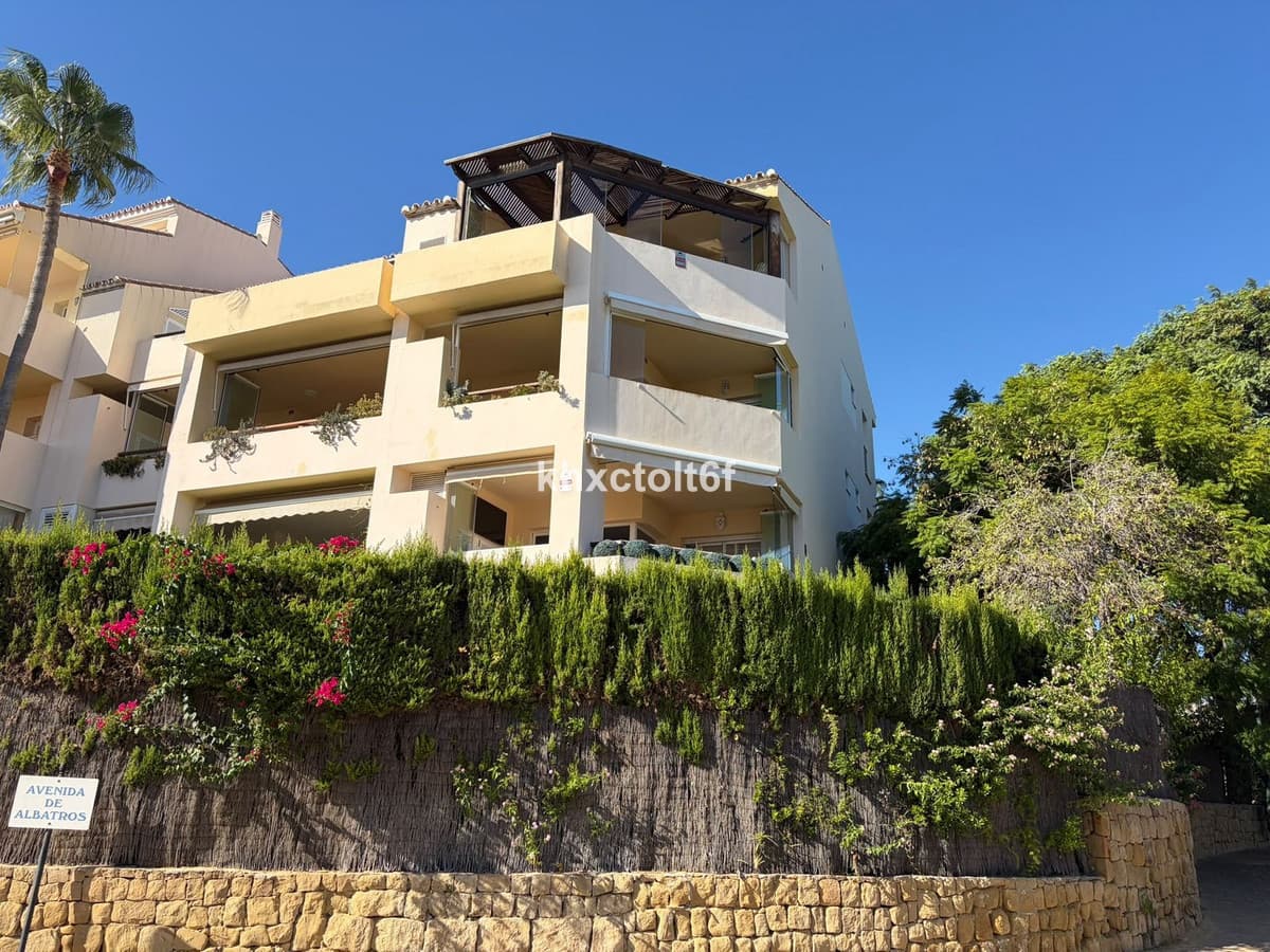 Middle Floor Apartment in Marbella — photo 2 of 10