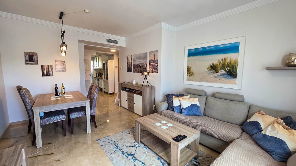 Penthouse in San Luis de Sabinillas — photo 8 of 10