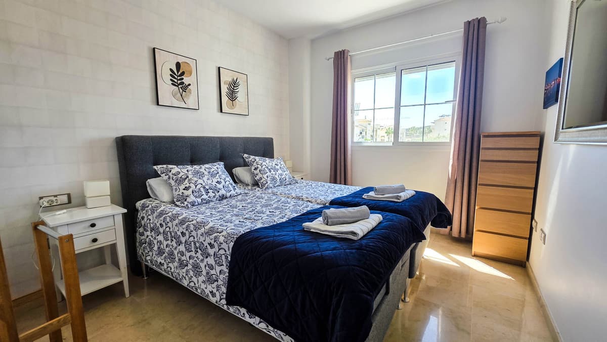 Penthouse in San Luis de Sabinillas — photo 9 of 10