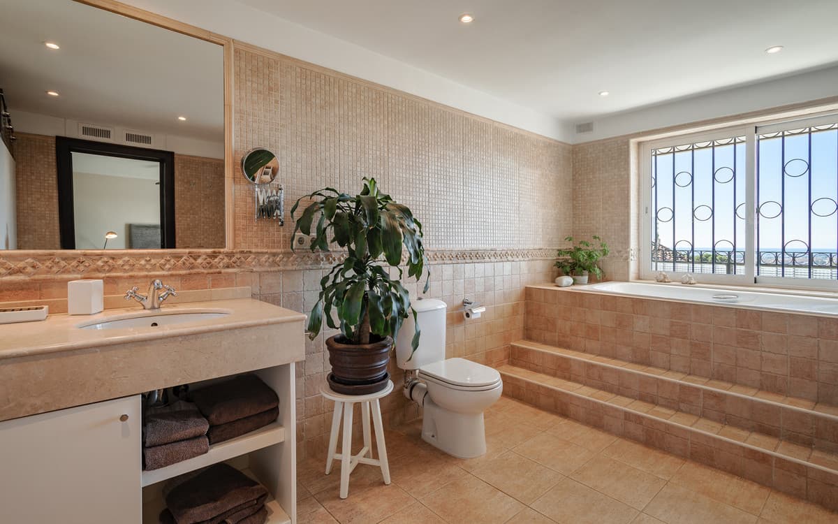 Detached Villa in Nueva Andalucía — photo 10 of 10
