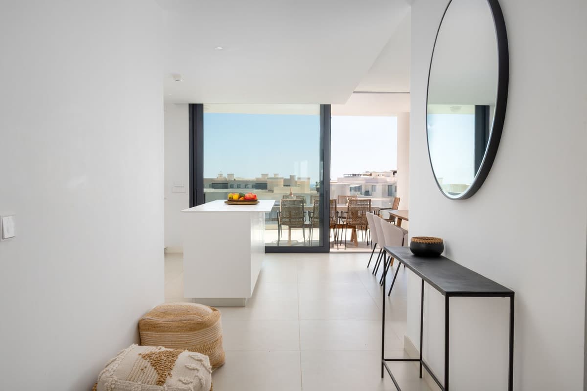 Middle Floor Apartment in Higueron — photo 8 of 10