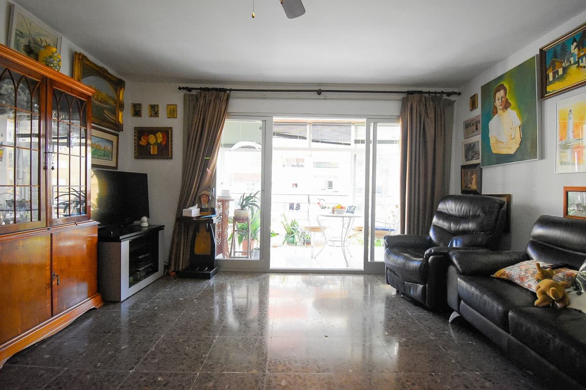 Middle Floor Apartment in Fuengirola — photo 8 of 10